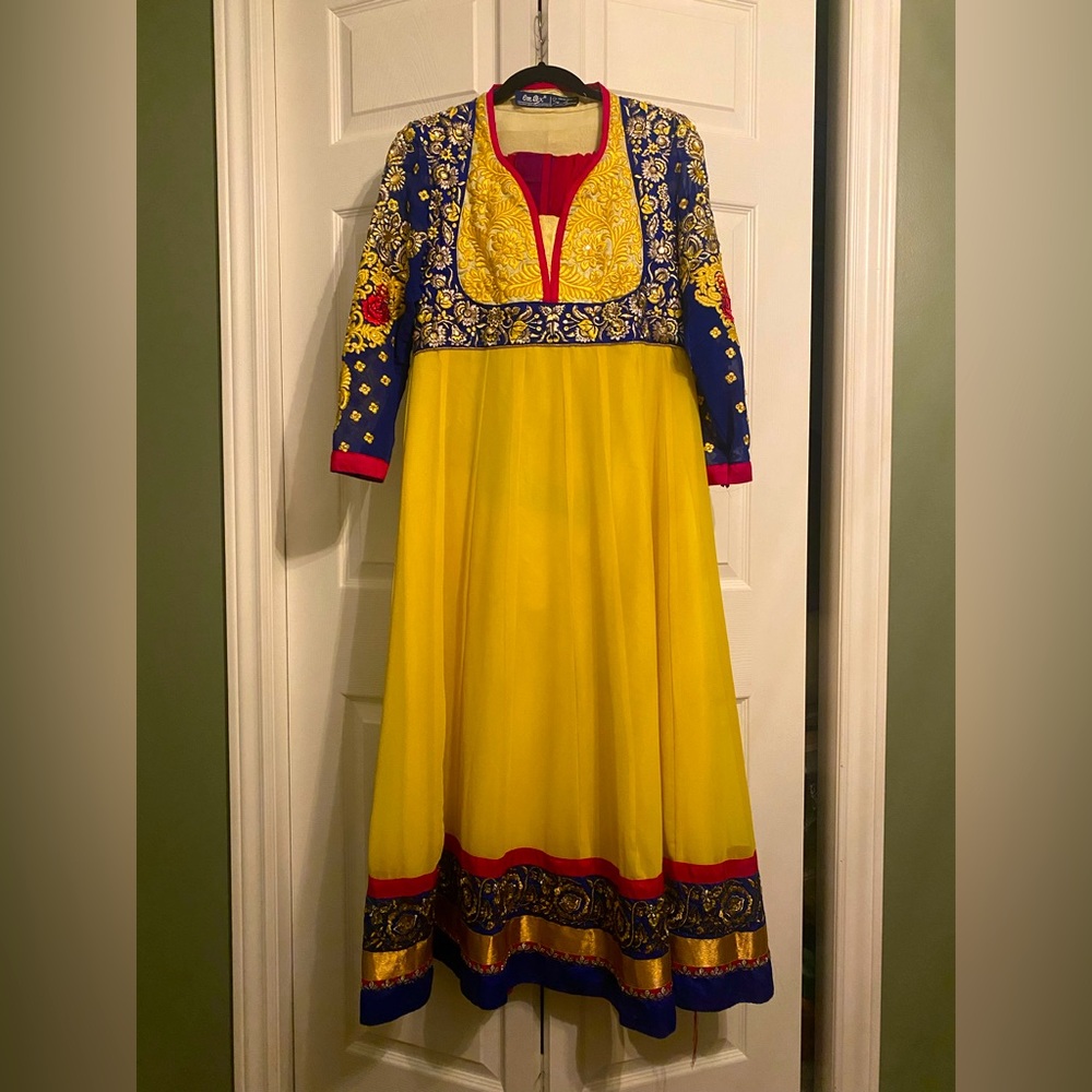 Indian - Long Dress with tights + neck scarf